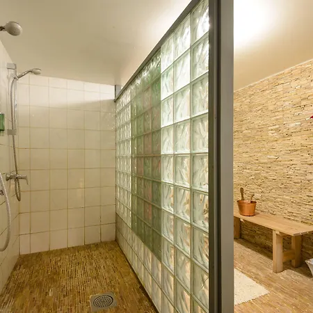 ハンサリン 3* パルヌ