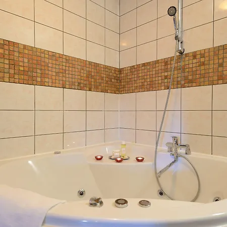 Hansalinn Hotell
